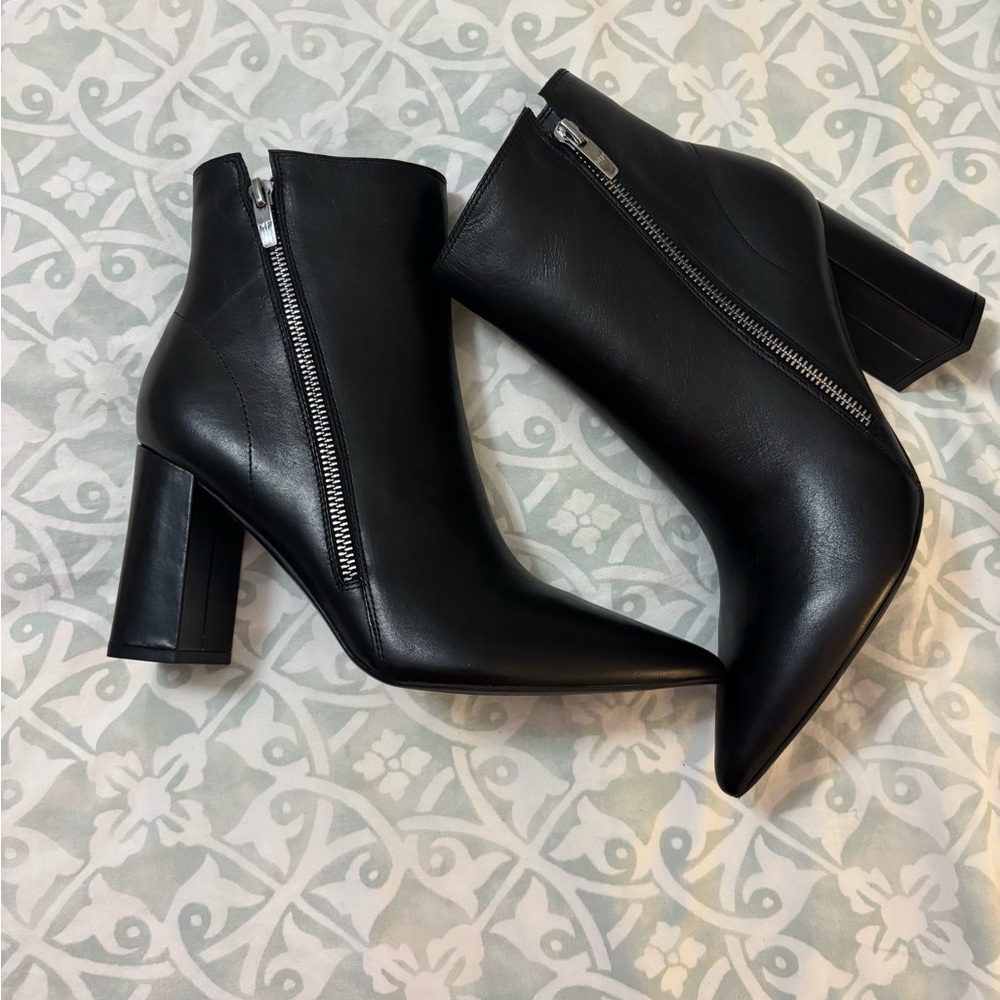New Elegant Black Heeled Boots with Side Zipper